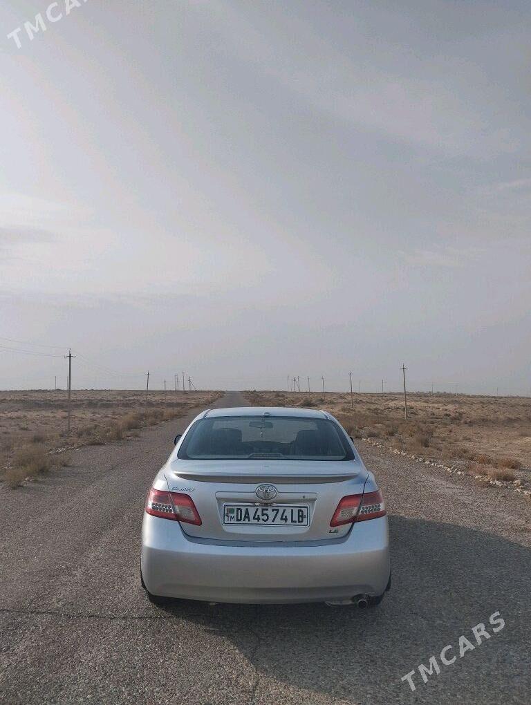 Toyota Camry 2010 - 155 000 TMT - Газаджак - img 4