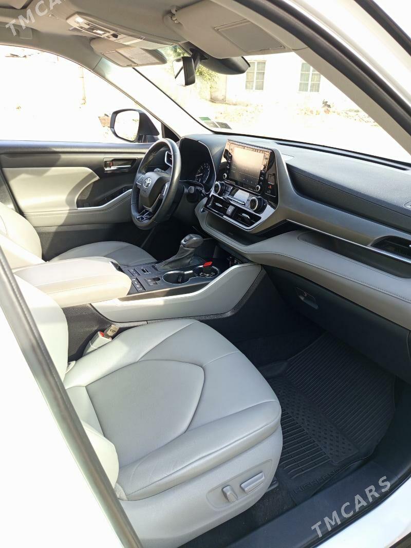 Toyota Highlander 2021 - 510 000 TMT - Мары - img 5