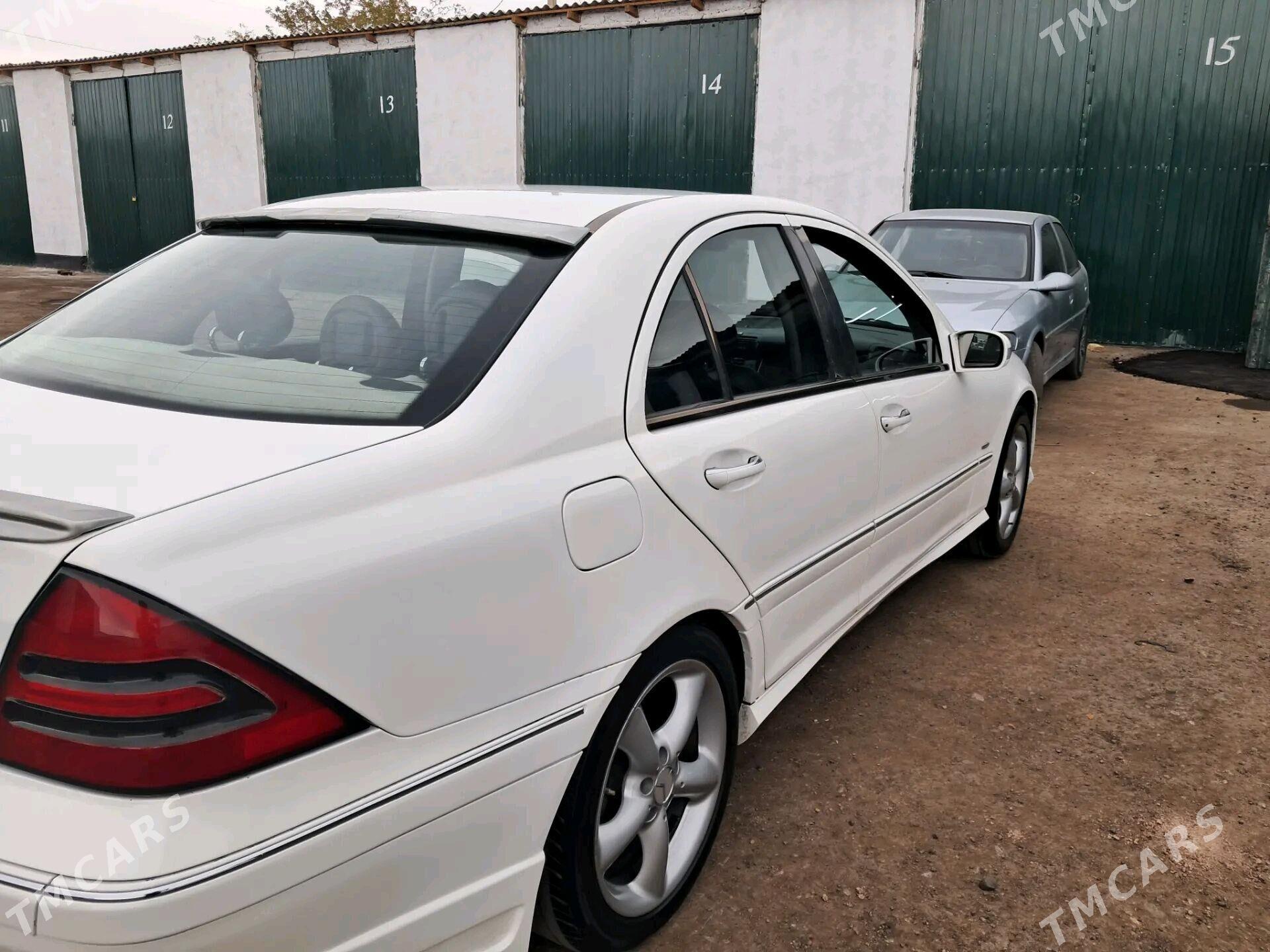 Mercedes-Benz C320 2002 - 100 000 TMT - Дашогуз - img 5