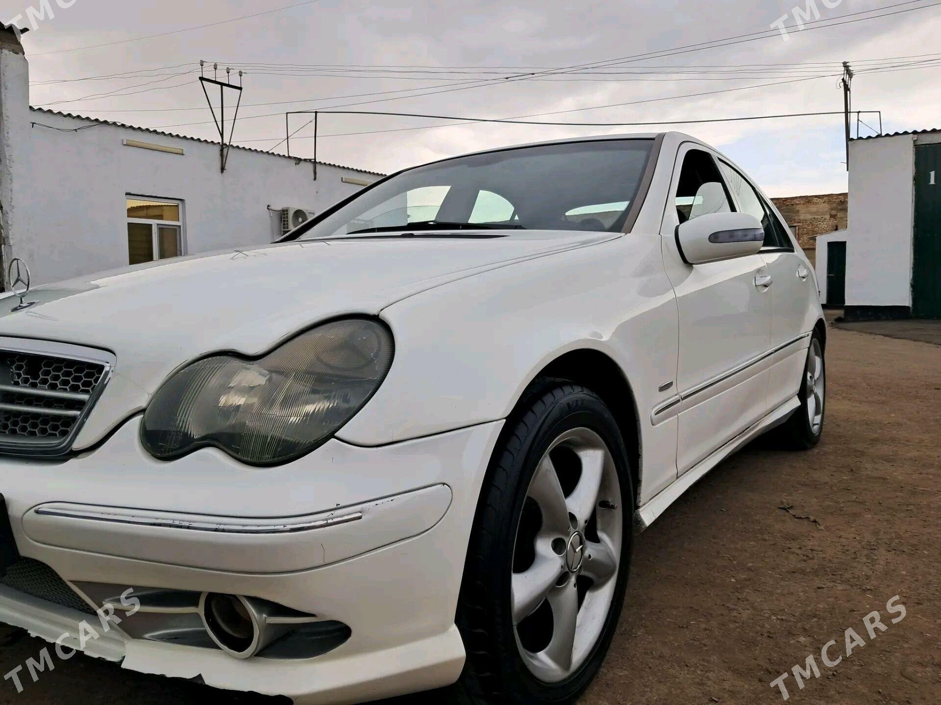 Mercedes-Benz C320 2002 - 100 000 TMT - Дашогуз - img 1