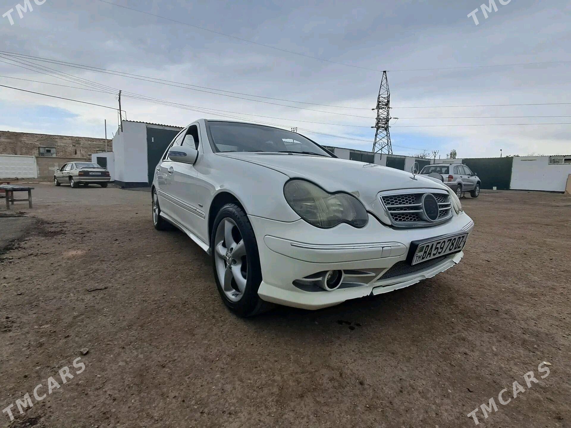 Mercedes-Benz C320 2002 - 100 000 TMT - Дашогуз - img 8
