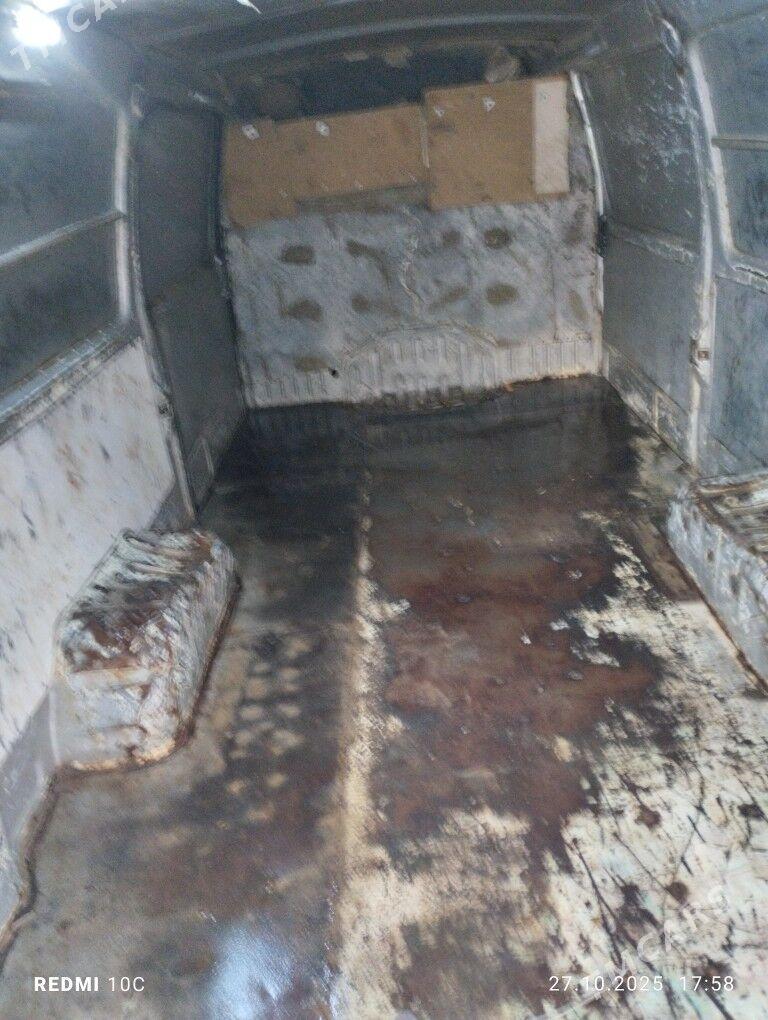 Toyota Hiace 1997 - 62 000 TMT - Мары - img 3