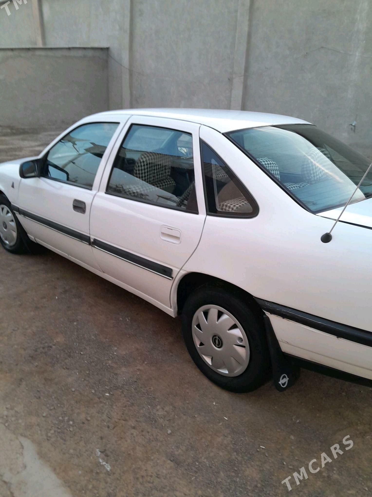 Opel Vectra 1990 - 25 000 TMT - Wekilbazar - img 1