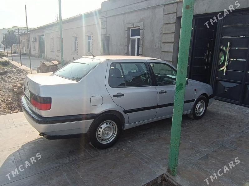 Volkswagen Golf III 1995 - 50 000 TMT - Фарап - img 3