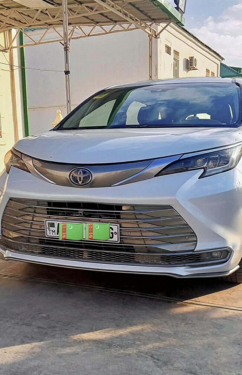Toyota Sienna 2022 - 540 000 TMT - Чоганлы - img 1