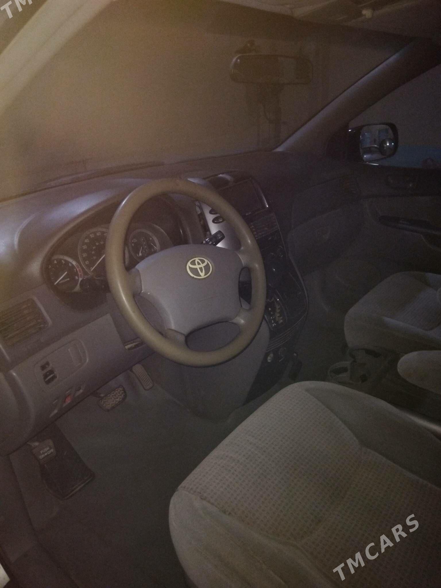 Toyota Sienna 2008 - 260 000 TMT - Türkmenabat - img 2