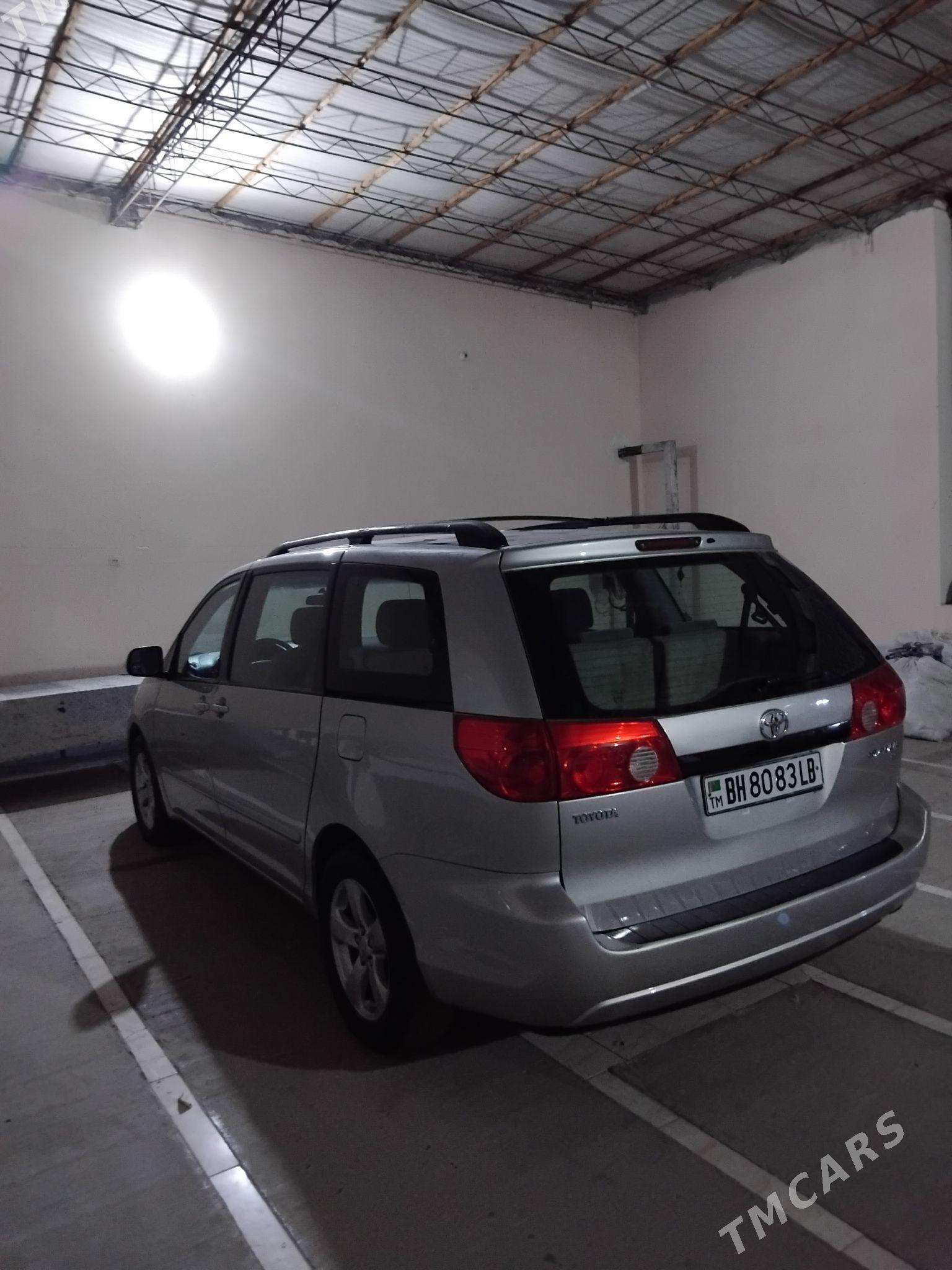 Toyota Sienna 2008 - 260 000 TMT - Türkmenabat - img 5