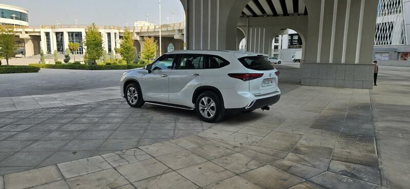 Toyota Highlander 2022 - 600 000 TMT - Aşgabat - img 4