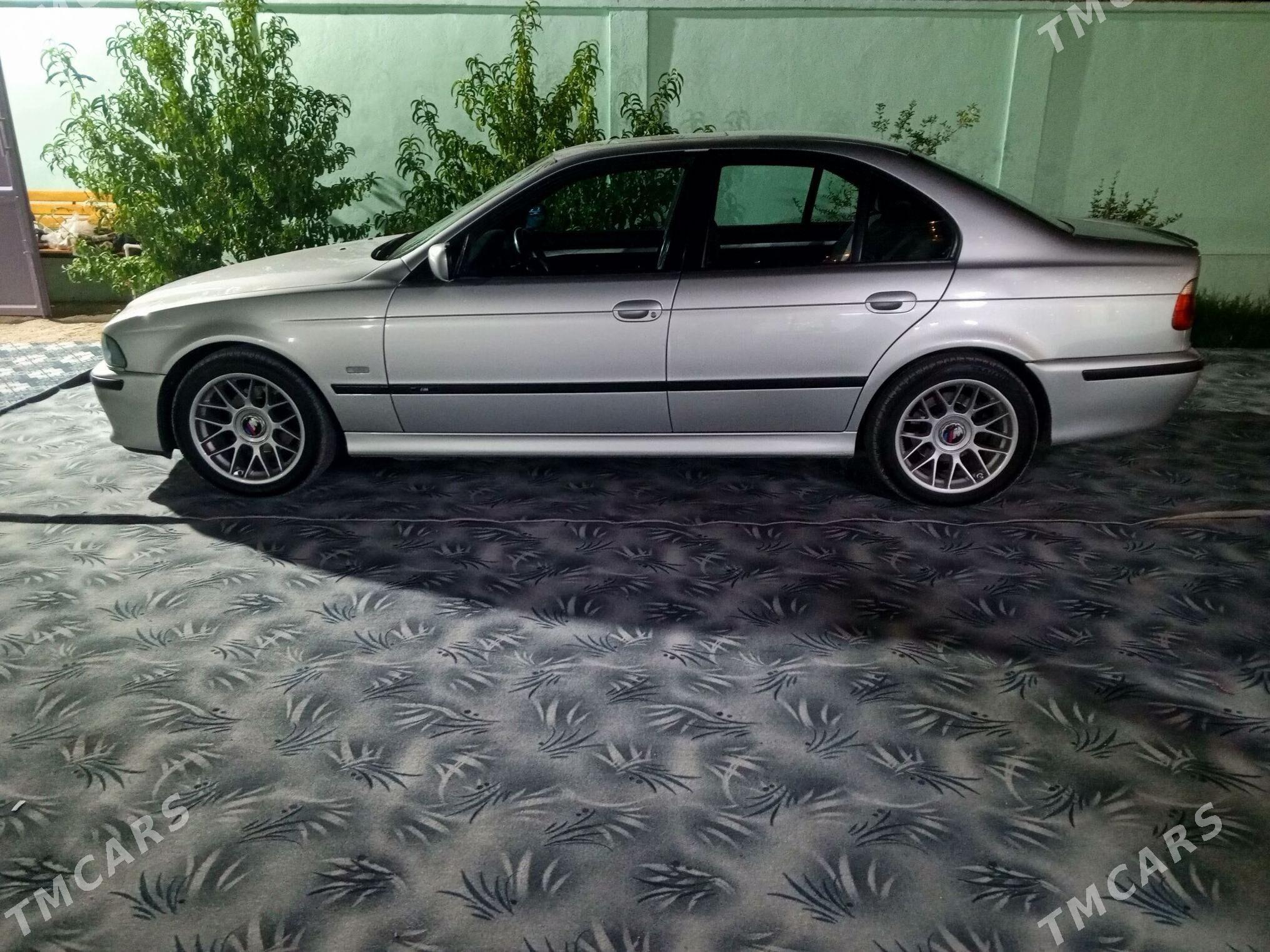 BMW 525 2000 - 140 000 TMT - Балканабат - img 3