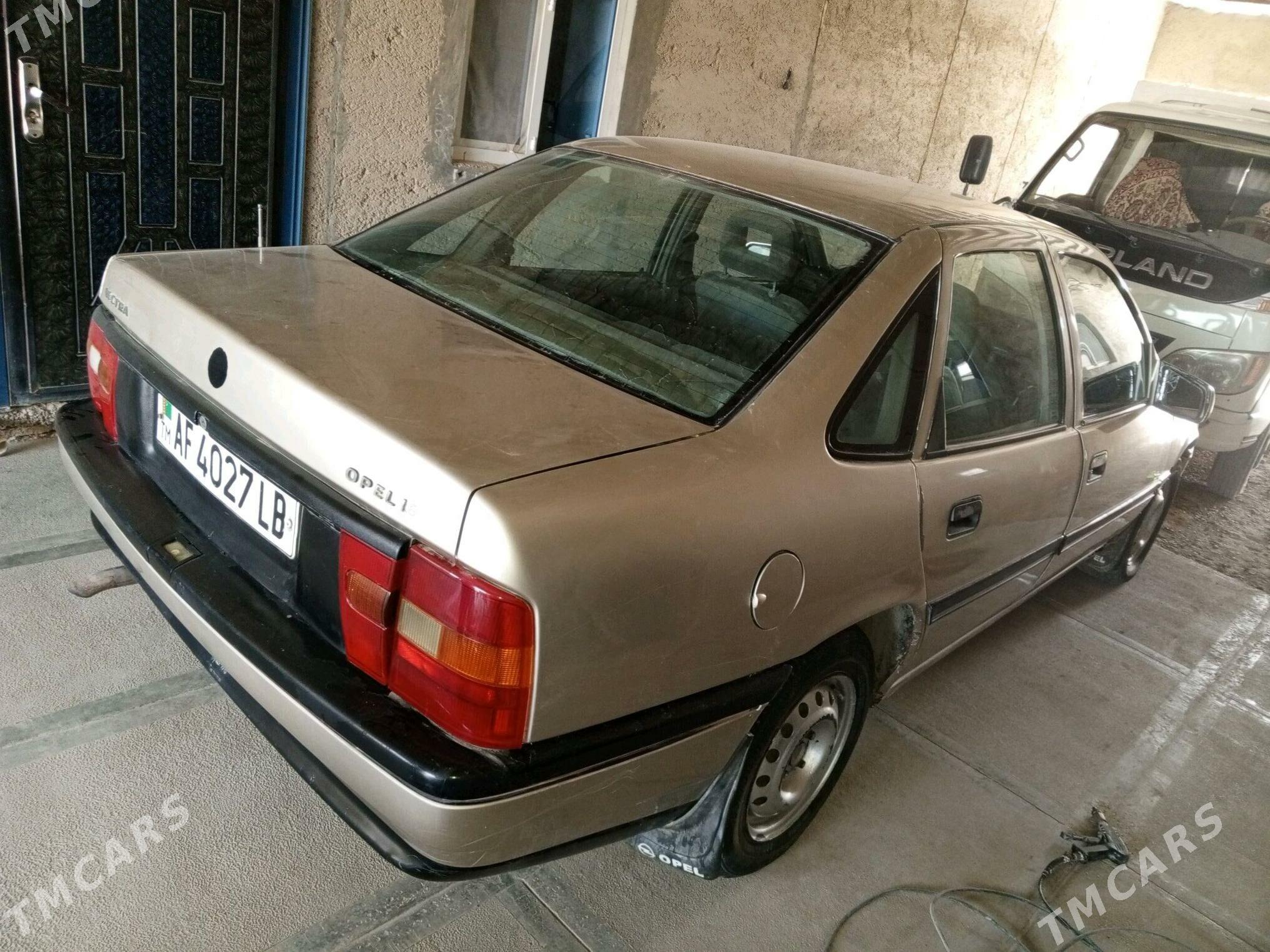 Opel Vectra 1990 - 30 000 TMT - Magdanly - img 1
