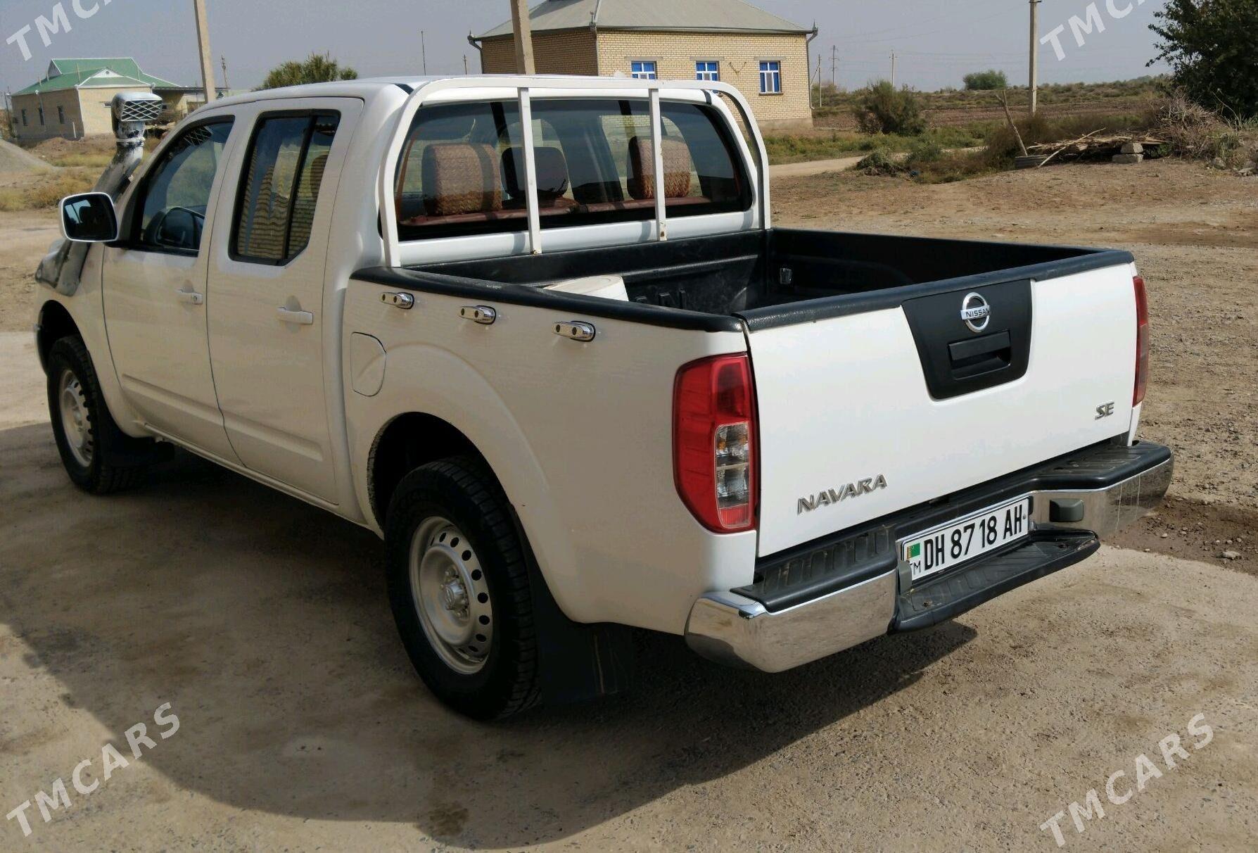 Nissan Navara 2012 - 160 000 TMT - Babadaýhan - img 3