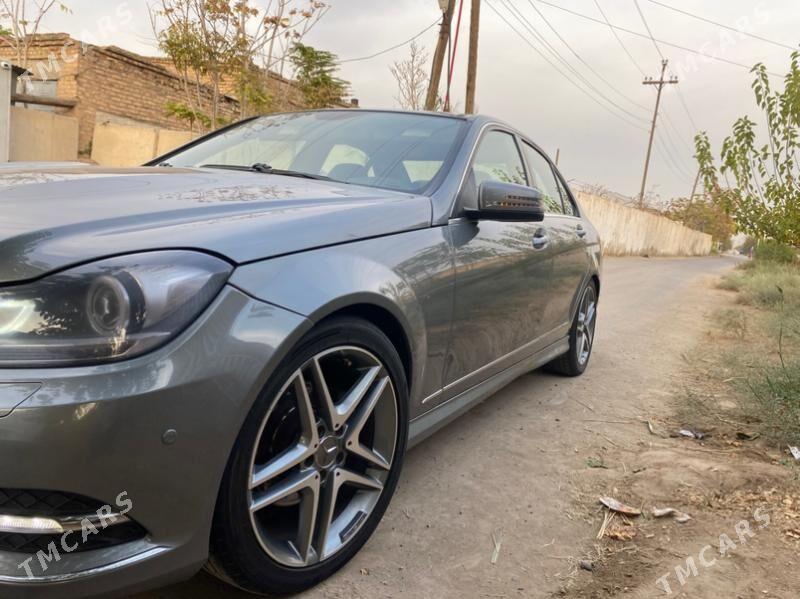 Mercedes-Benz C300 2011 - 500 000 TMT - Türkmenabat - img 1