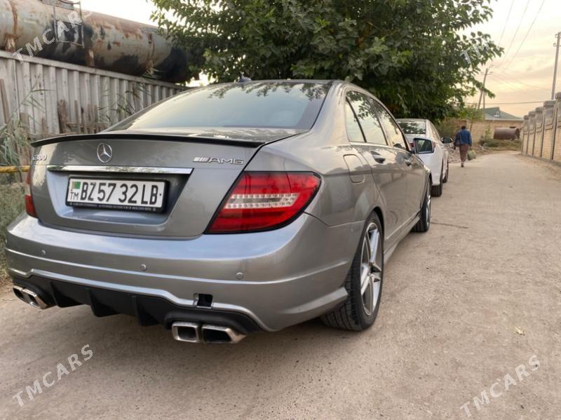 Mercedes-Benz C300 2011 - 500 000 TMT - Türkmenabat - img 4