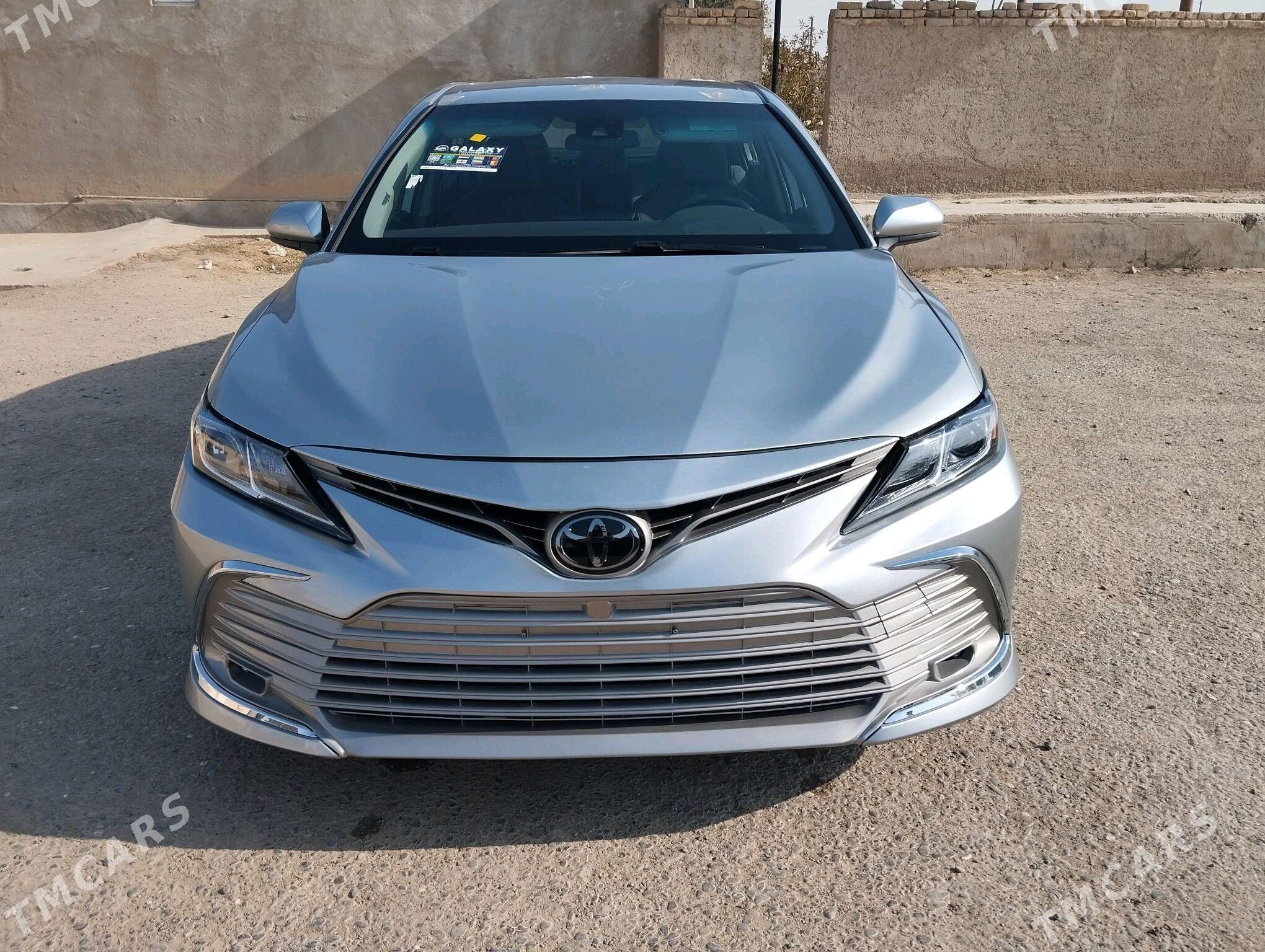 Toyota Camry 2023 - 280 000 TMT - Ёлётен - img 2