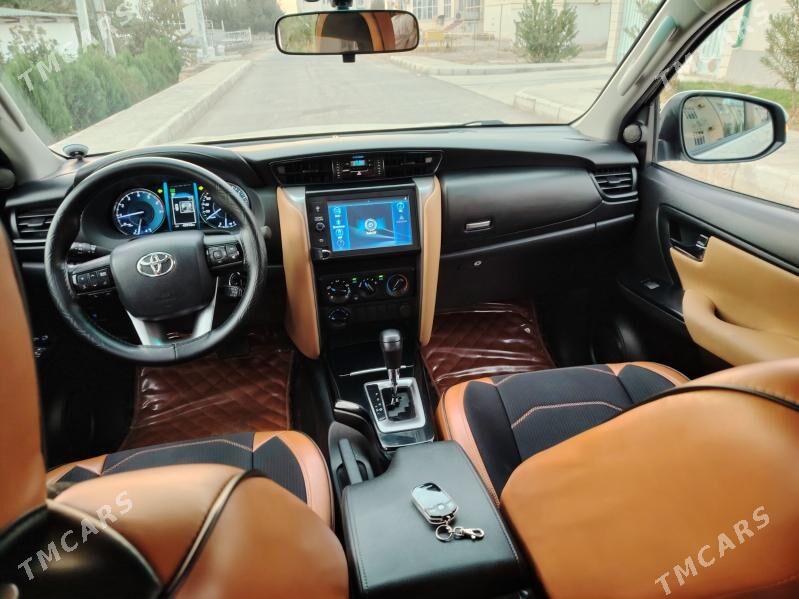 Toyota Fortuner 2021 - 560 000 TMT - Türkmenabat - img 5
