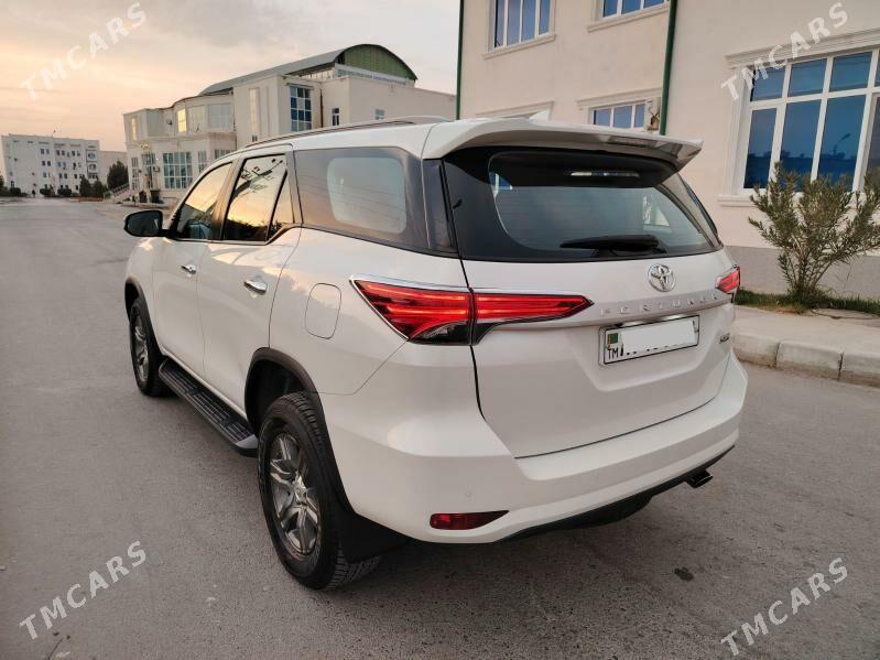 Toyota Fortuner 2021 - 560 000 TMT - Türkmenabat - img 4