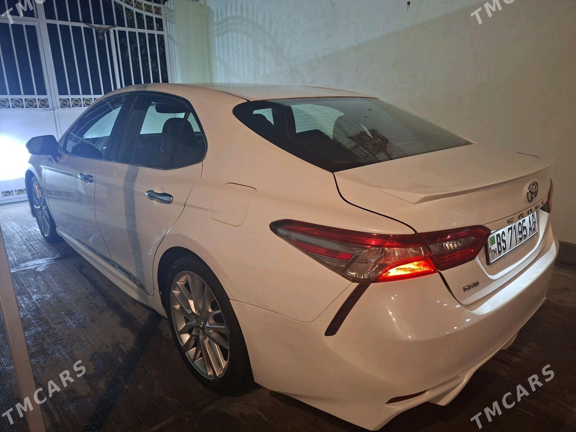 Toyota Camry 2018 - 265 000 TMT - Gökje - img 4