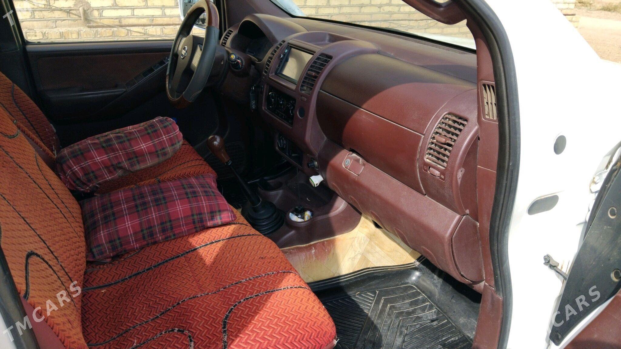 Nissan Navara 2012 - 160 000 TMT - Babadaýhan - img 6