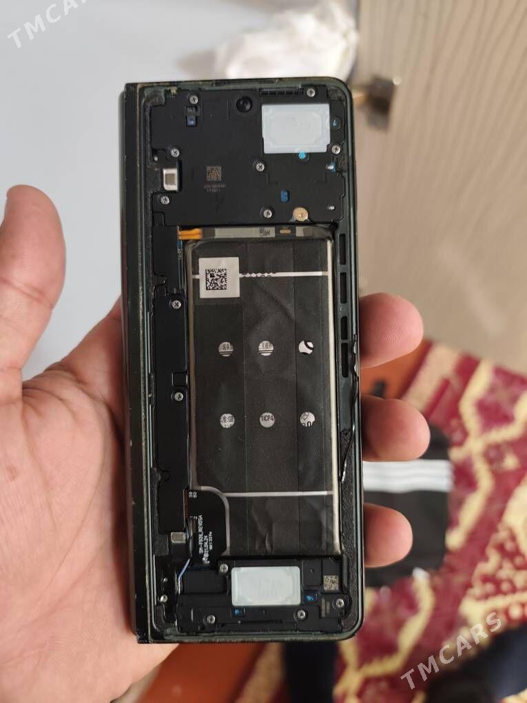 Telfon - Sarahs - img 4