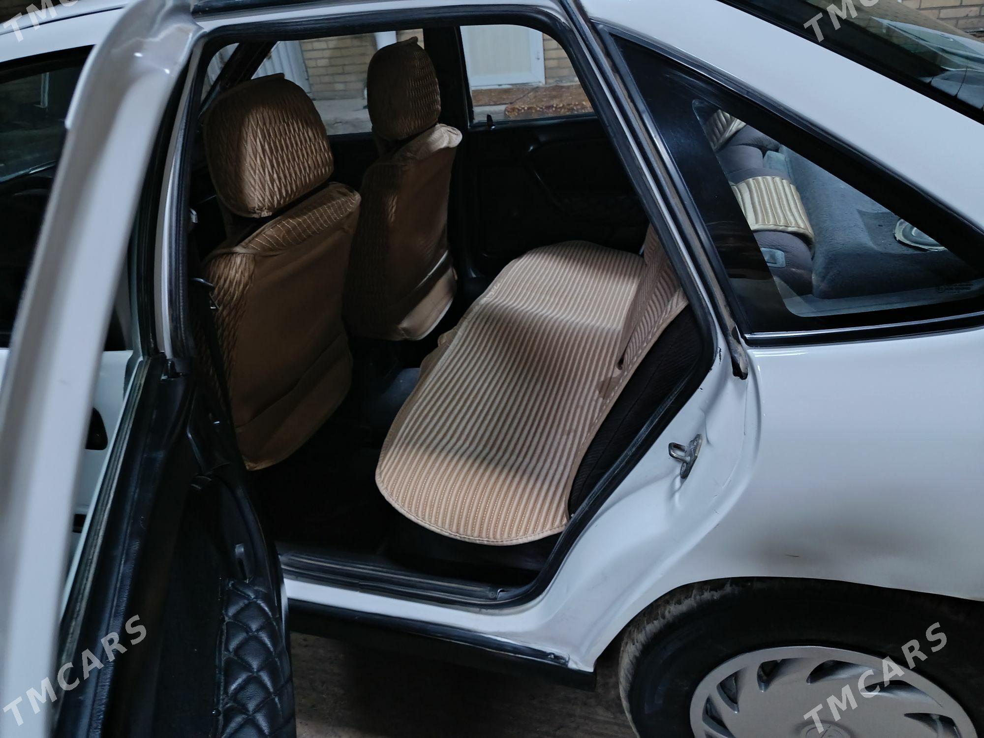 Opel Vectra 1992 - 33 000 TMT - Чарджоу - img 1