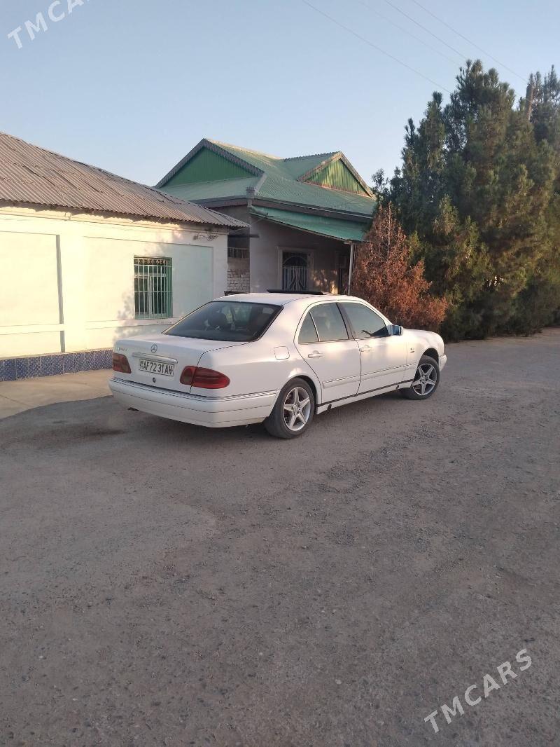 Mercedes-Benz E320 1997 - 110 000 TMT - Теджен - img 5