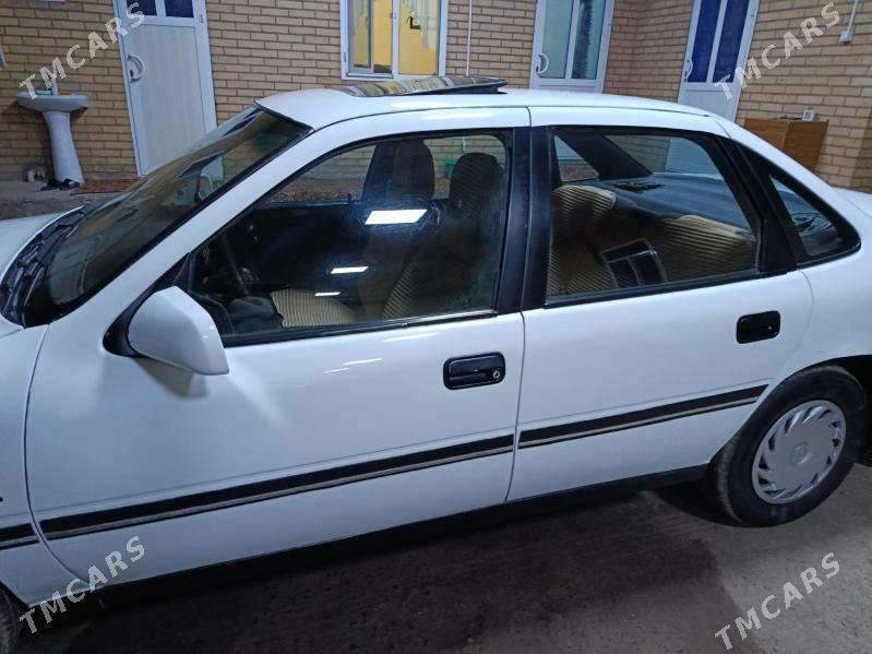 Opel Vectra 1992 - 33 000 TMT - Çärjew - img 4