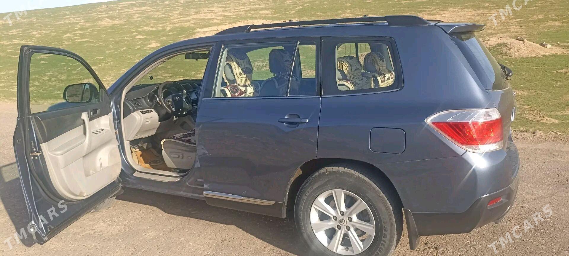 Toyota Highlander 2013 - 300 000 TMT - Серхетабат (Кушка) - img 3