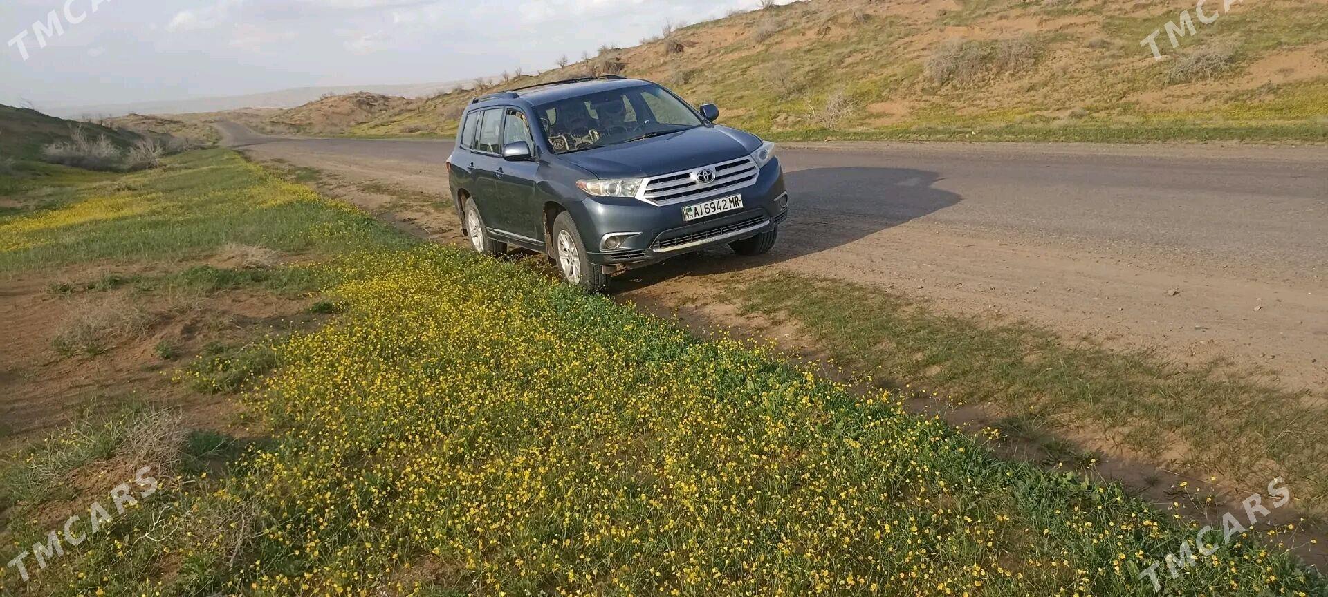 Toyota Highlander 2013 - 300 000 TMT - Серхетабат (Кушка) - img 4