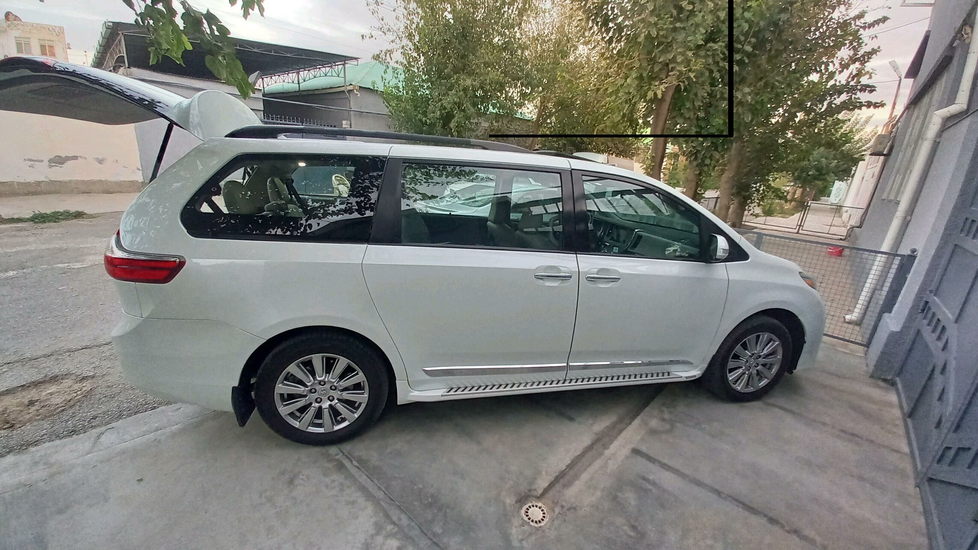 Toyota Sienna 2017 - 368 000 TMT - Ашхабад - img 5