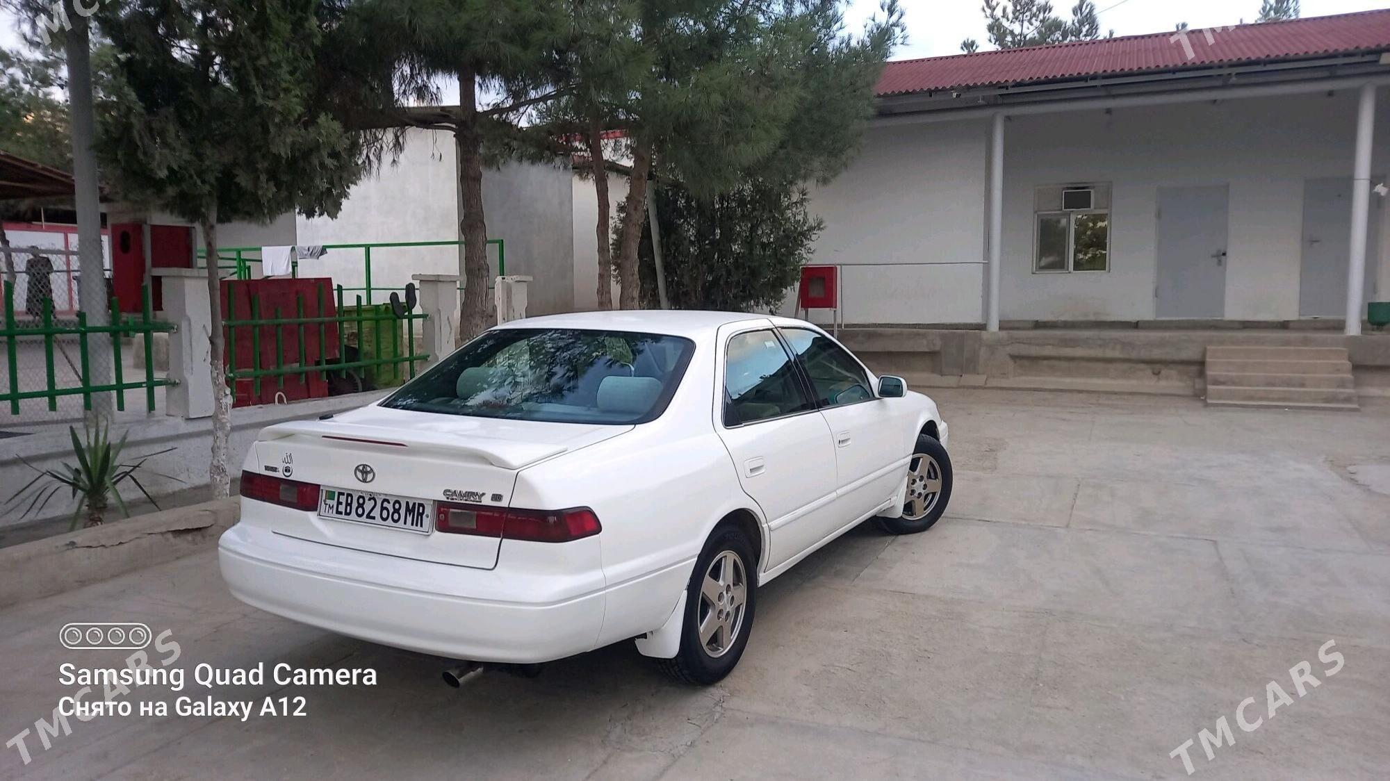 Toyota Camry 1999 - 130 000 TMT - Мары - img 1