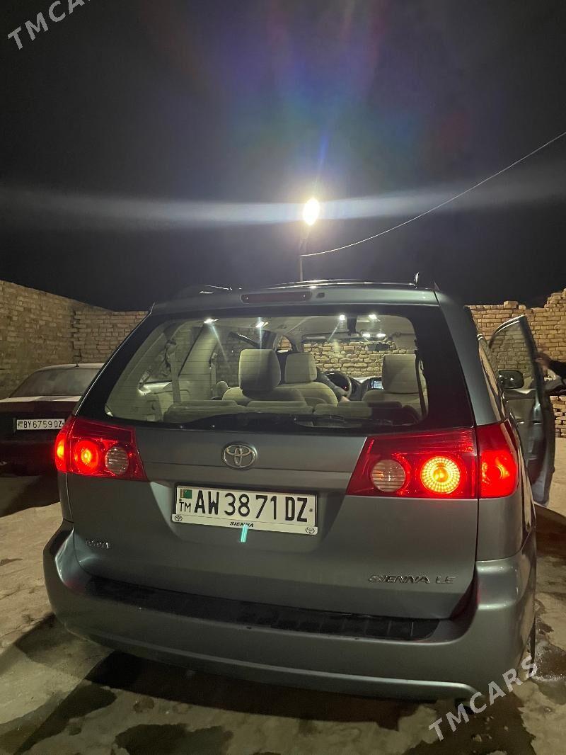 Toyota Sienna 2008 - 240 000 TMT - Köneürgenç - img 4