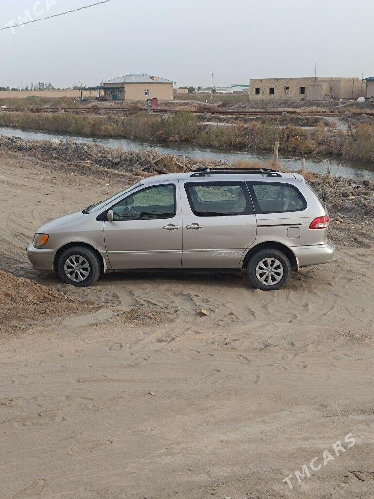 Toyota Sienna 2001 - 190 000 TMT - Gubadag - img 2
