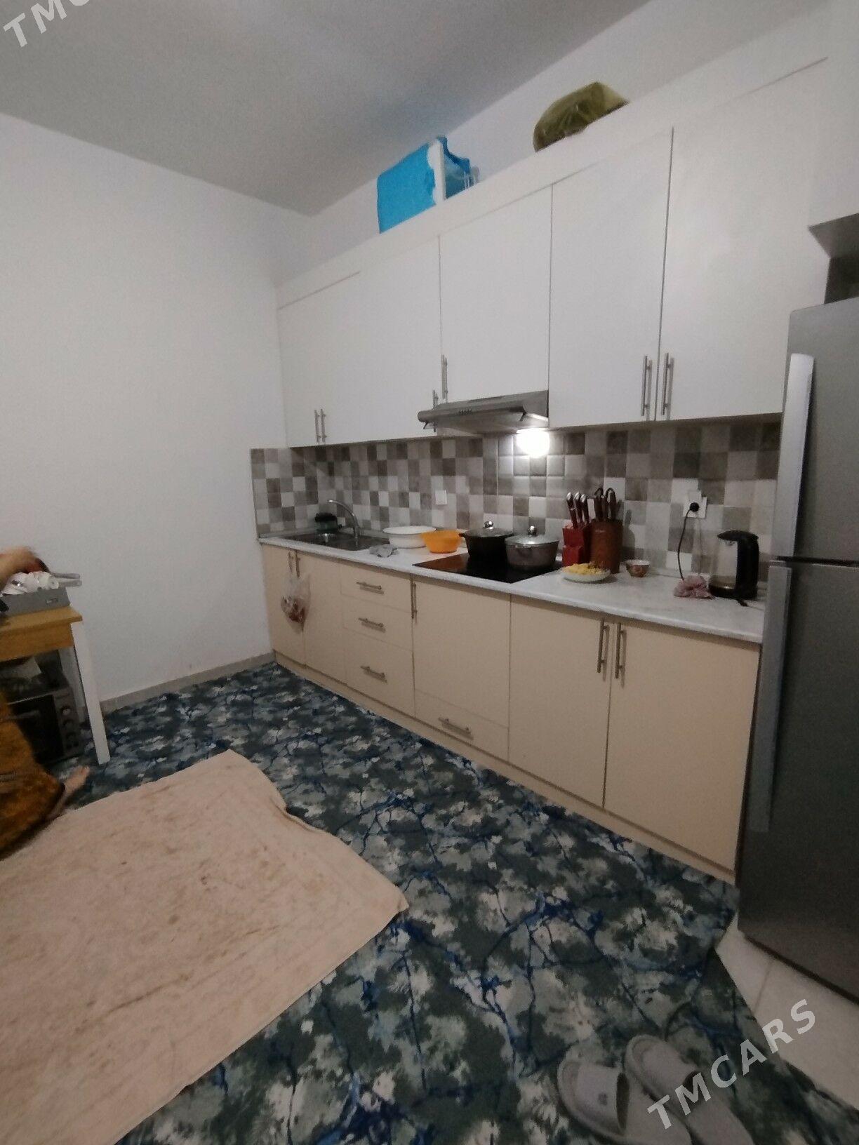 Мир 8 Сурикова 9/7 эт 4 ком - Parahat 8 - img 4