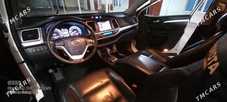 Toyota Highlander 2018 - 390 000 TMT - Ялкым - img 4