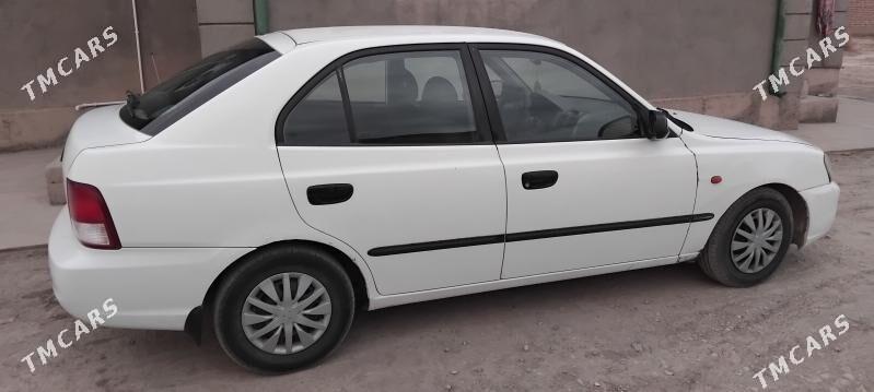Hyundai Accent 2002 - 38 000 TMT - Daşoguz - img 4
