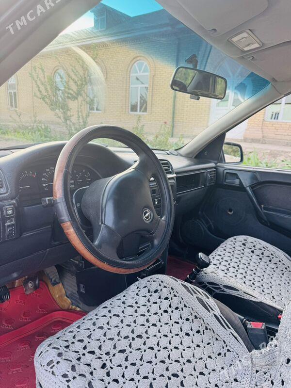 Opel Vectra 1991 - 28 000 TMT - Сейди - img 4