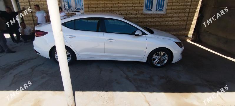 Hyundai Elantra 2020 - 225 000 TMT - Köşi - img 3