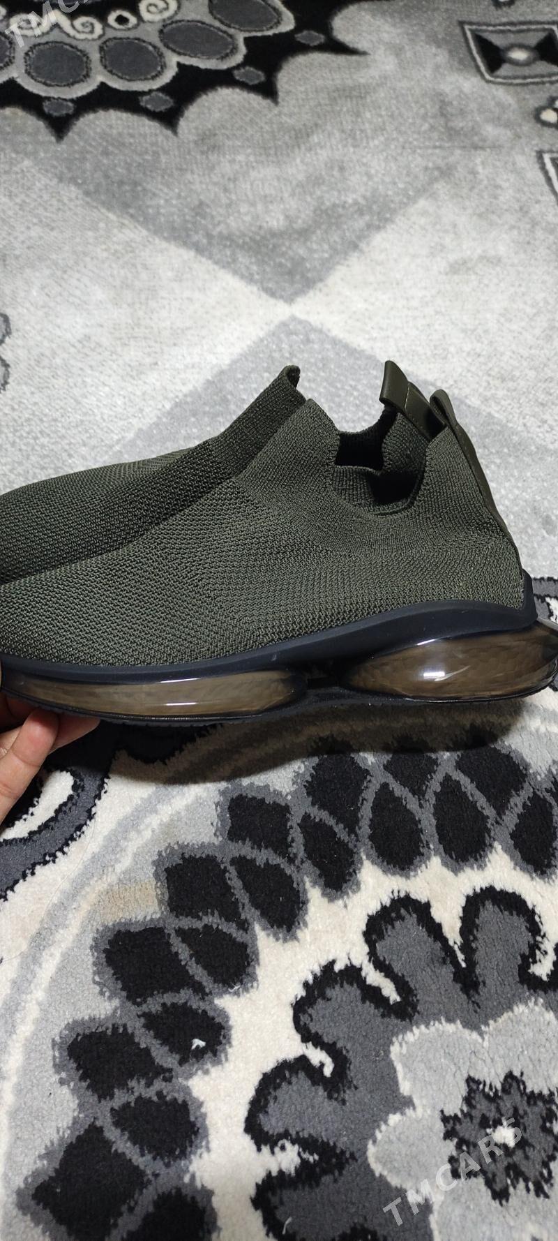 Jenski krasowka - Туркменабат - img 1