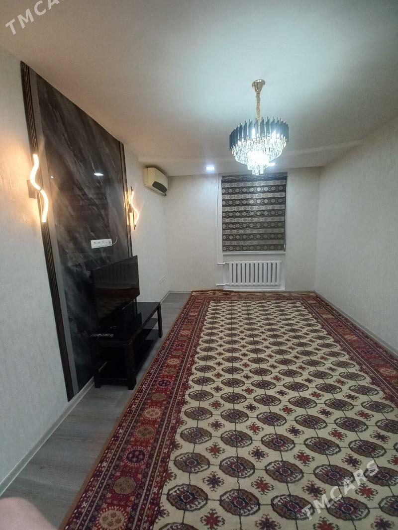 Magtymguly uniwerin yanynda - Aşgabat - img 6