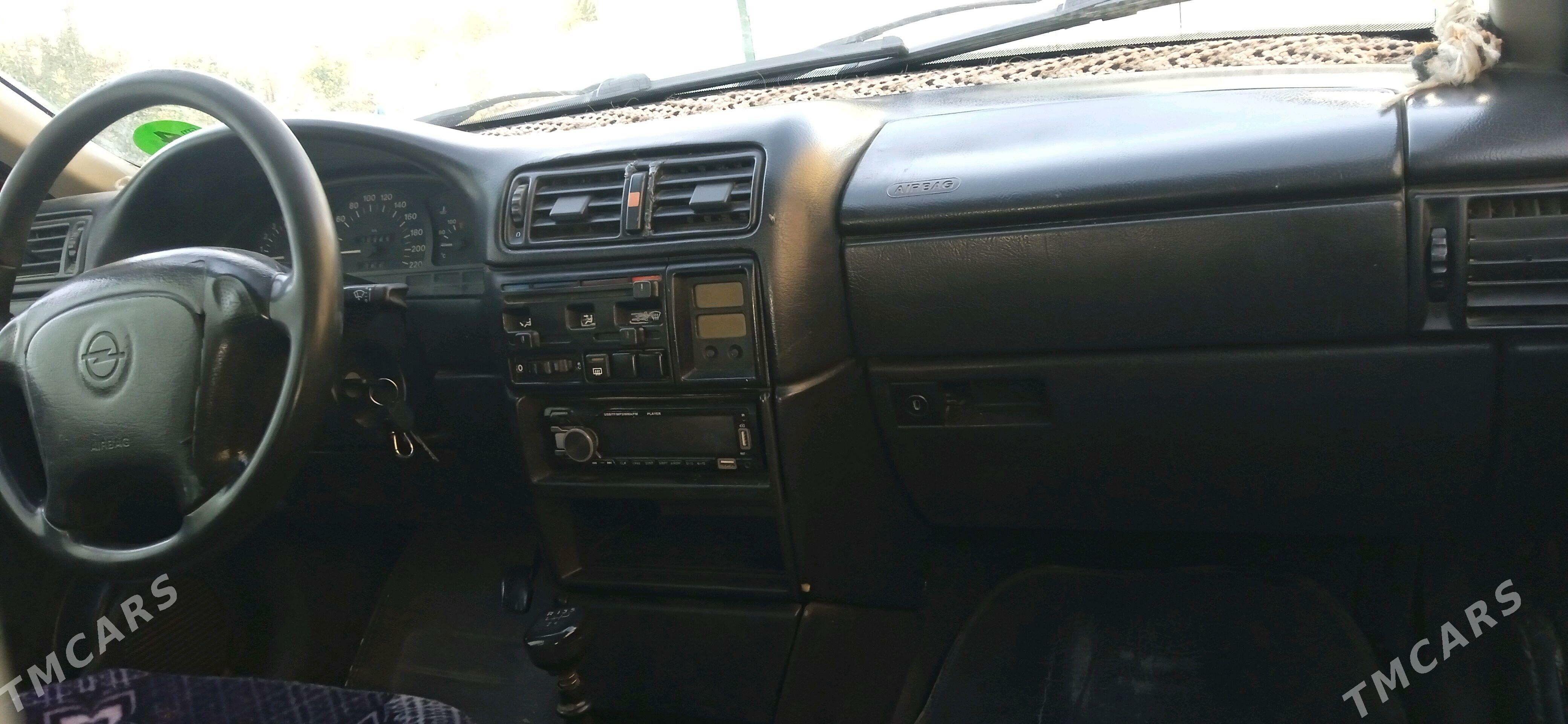 Opel Vectra 1994 - 29 000 TMT - Губадаг - img 5