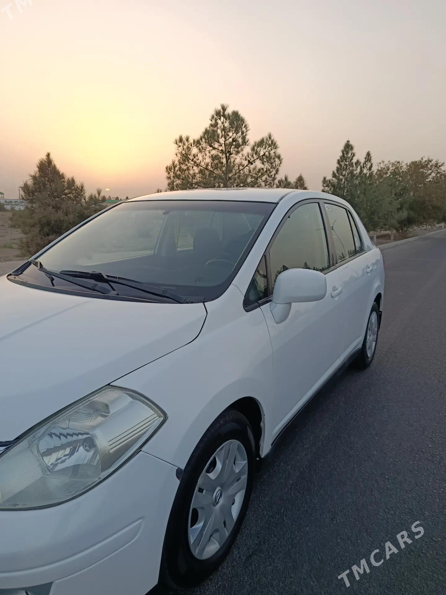 Nissan Versa 2010 - 140 000 TMT - Büzmeýin - img 6
