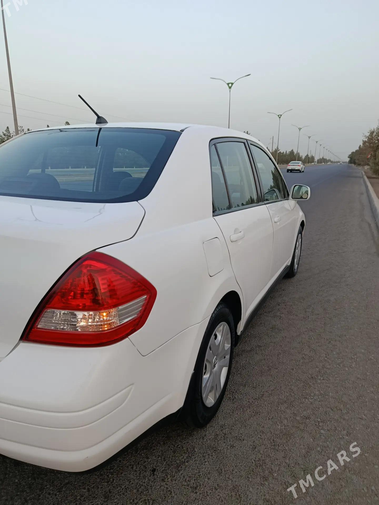 Nissan Versa 2010 - 140 000 TMT - Büzmeýin - img 8