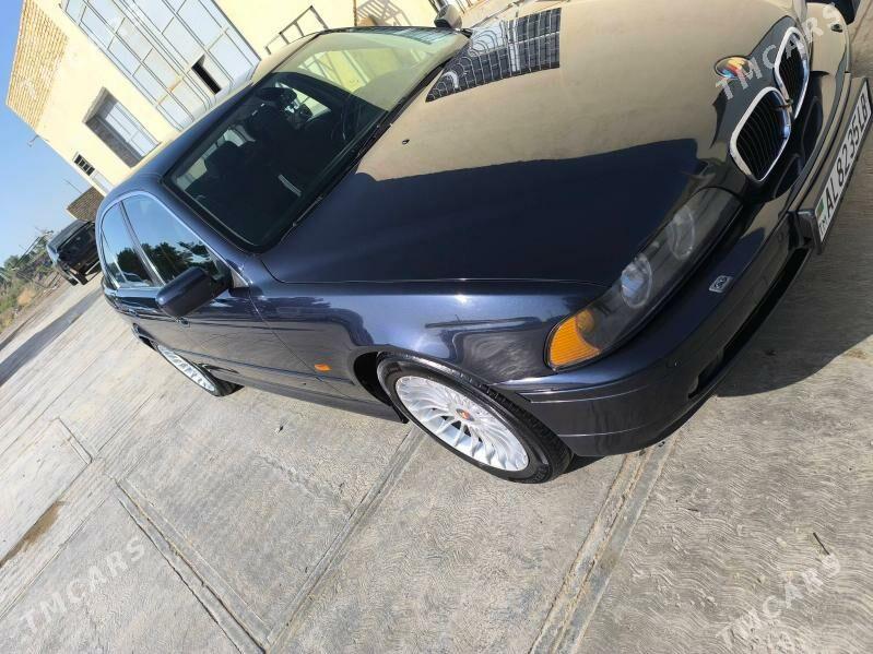 BMW E39 2003 - 150 000 TMT - Saýat - img 4