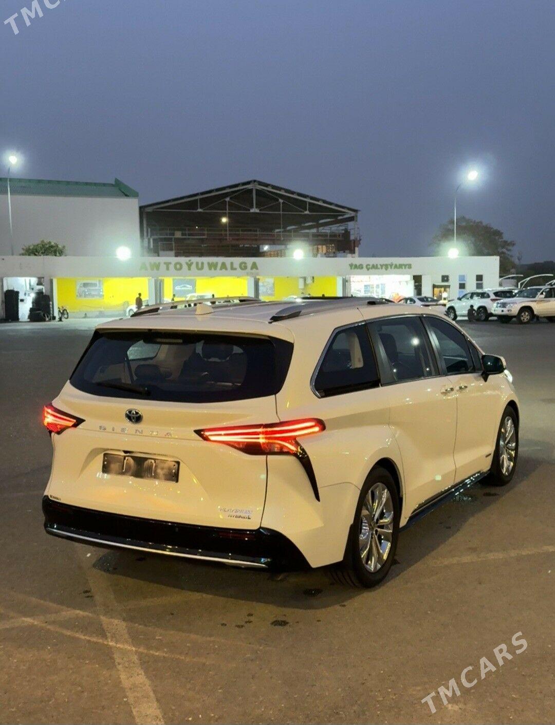 Toyota Sienna 2021 - 630 000 TMT - Aşgabat - img 5