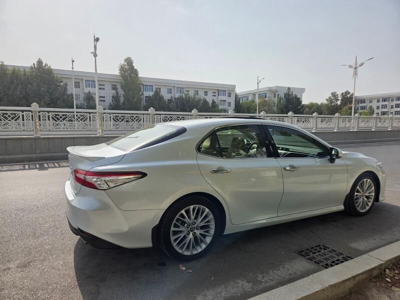 Toyota Camry 2018 - 485 000 TMT - Кëши - img 5