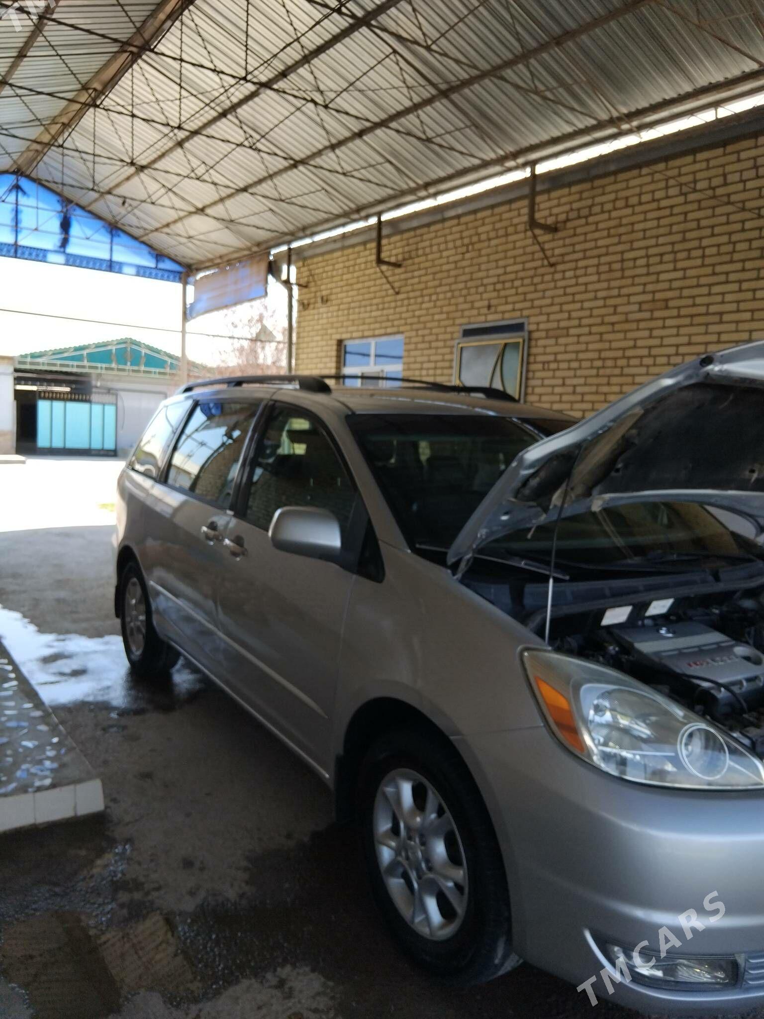 Toyota Sienna 2005 - 230 000 TMT - Мургап - img 6