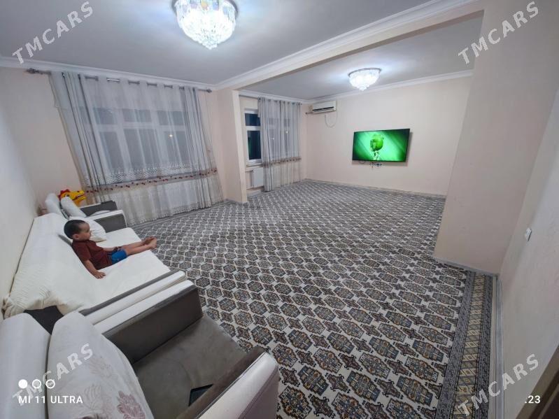 Eýesinden gyssagly jemagat jaý - Büzmeýin - img 3