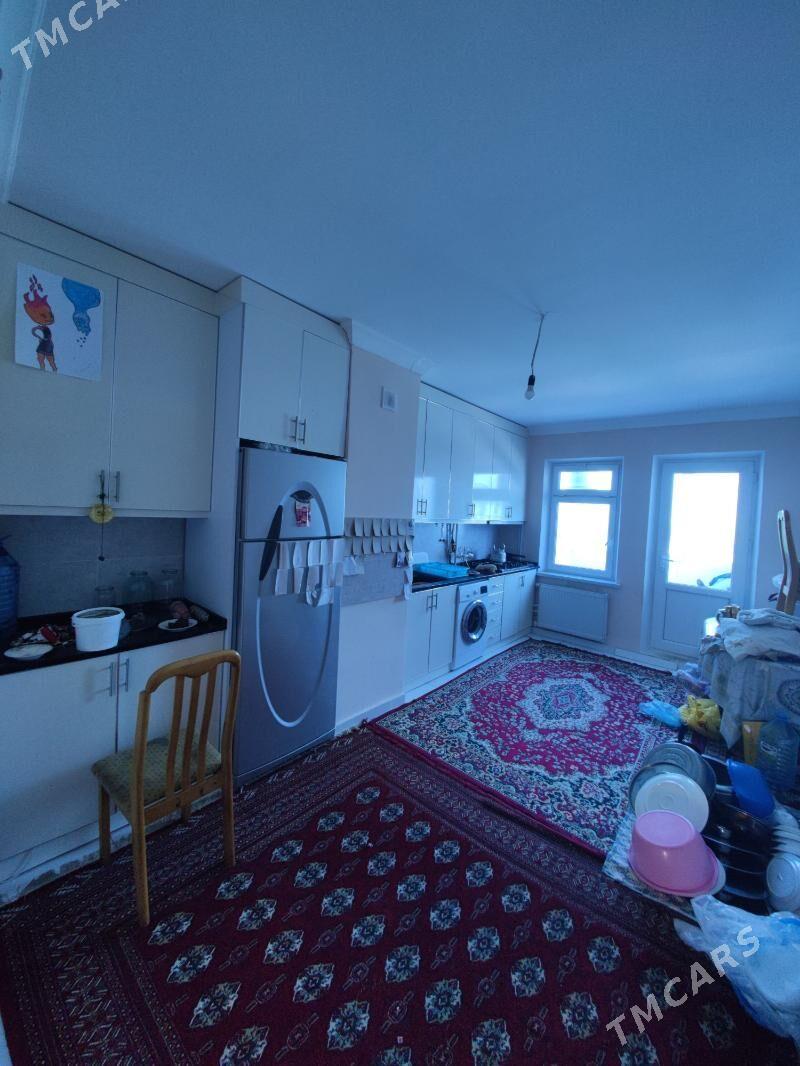 Eýesinden gyssagly jemagat jaý - Büzmeýin - img 6