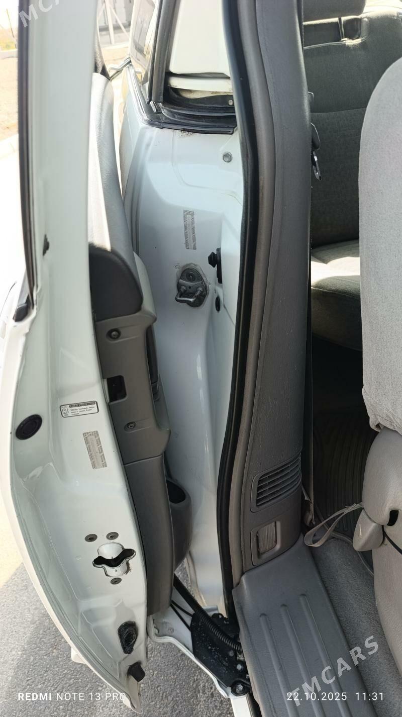 Toyota Sienna 2004 - 233 000 TMT - Мары - img 4