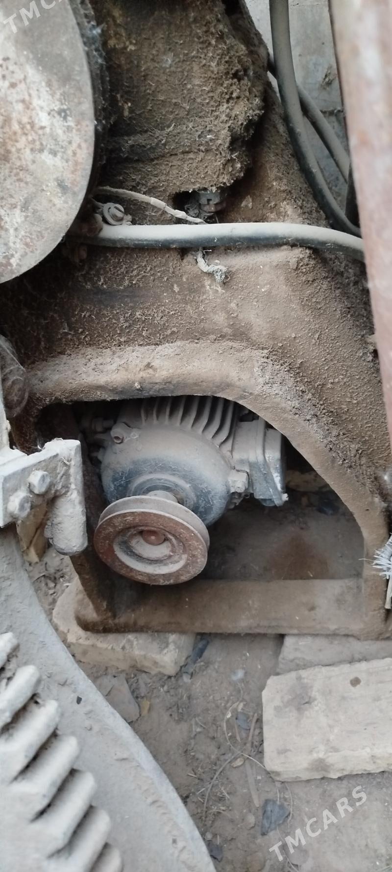 Meşalka hamyr etýan - Теджен - img 1